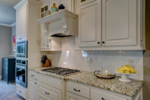 tips for choosing kitchen backsplash material