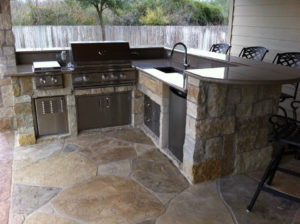 granite counters in an outdoor kitchen